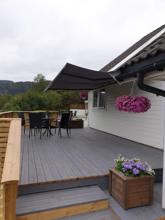 Dada Apartment Hjelmeland 外观 照片